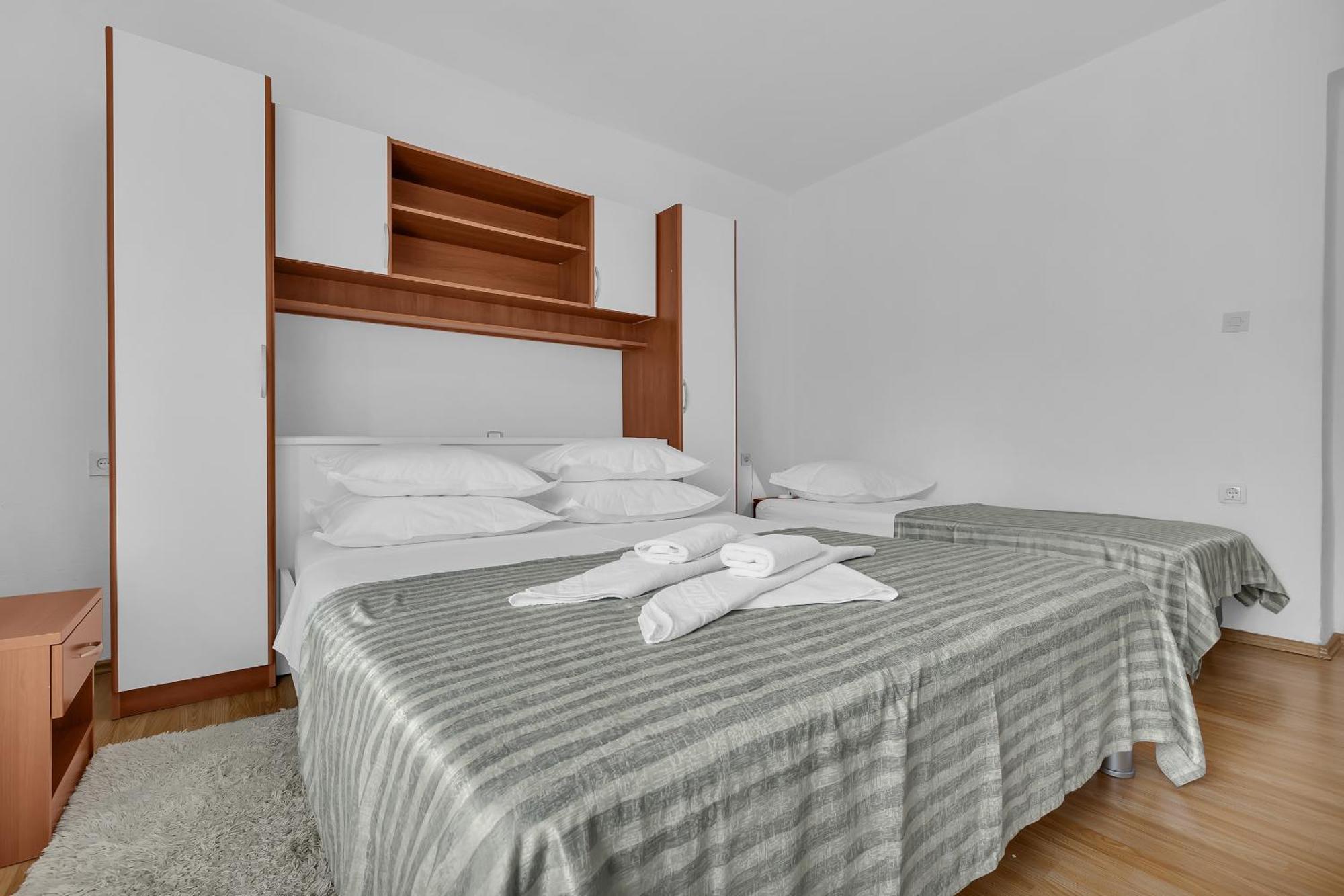 Apartment And Rooms Mila マカルスカ エクステリア 写真