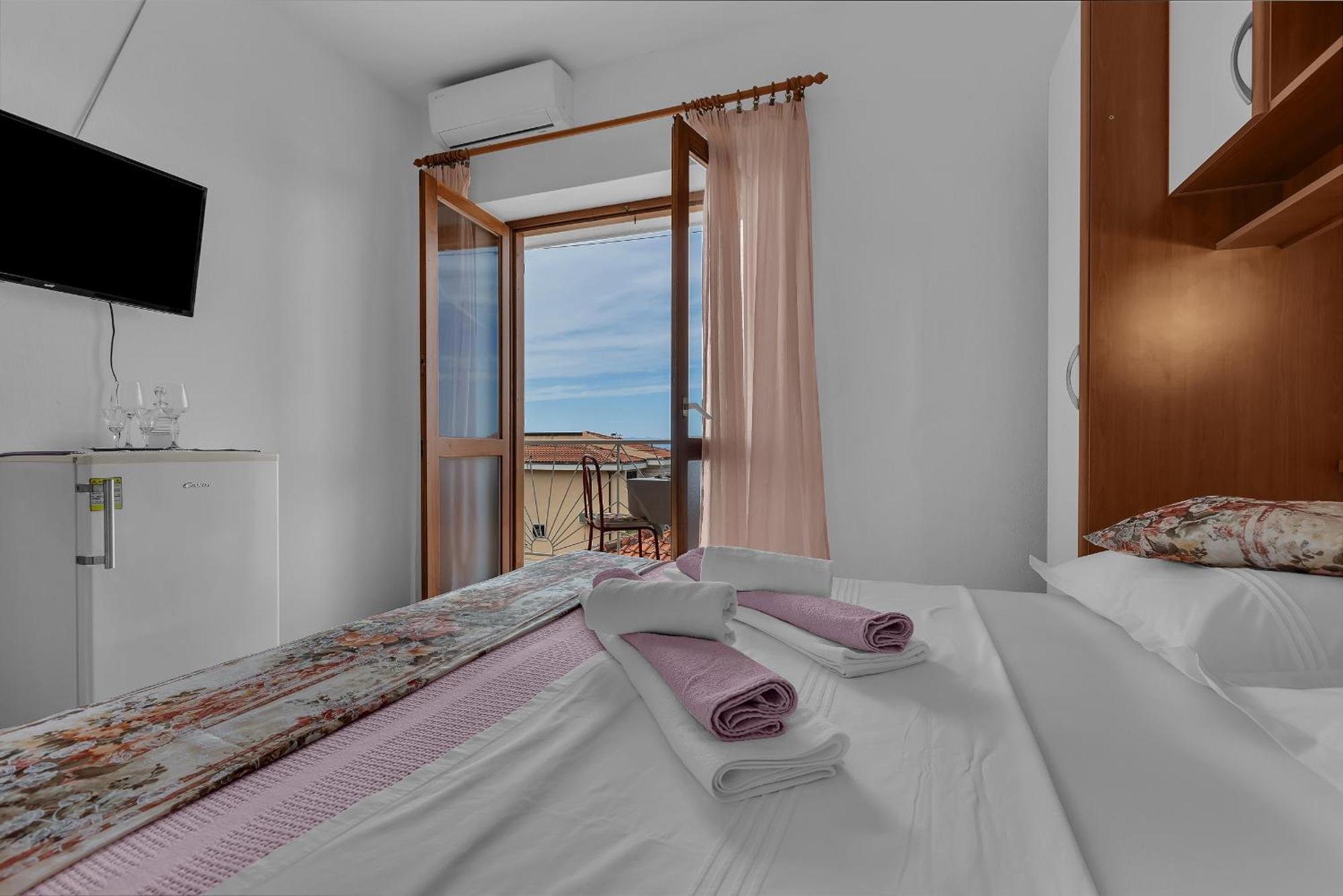 Apartment And Rooms Mila マカルスカ エクステリア 写真