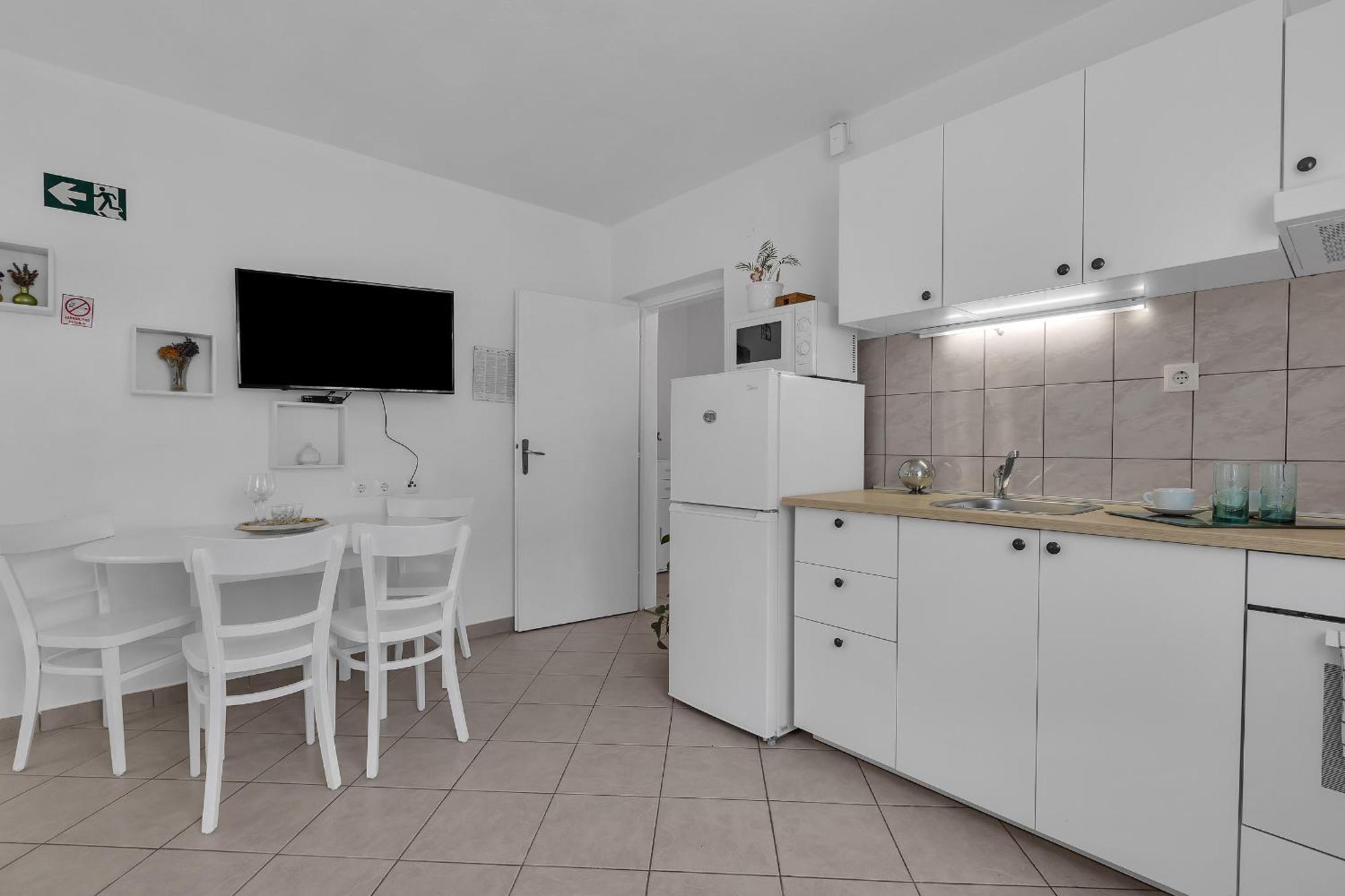 Apartment And Rooms Mila マカルスカ エクステリア 写真