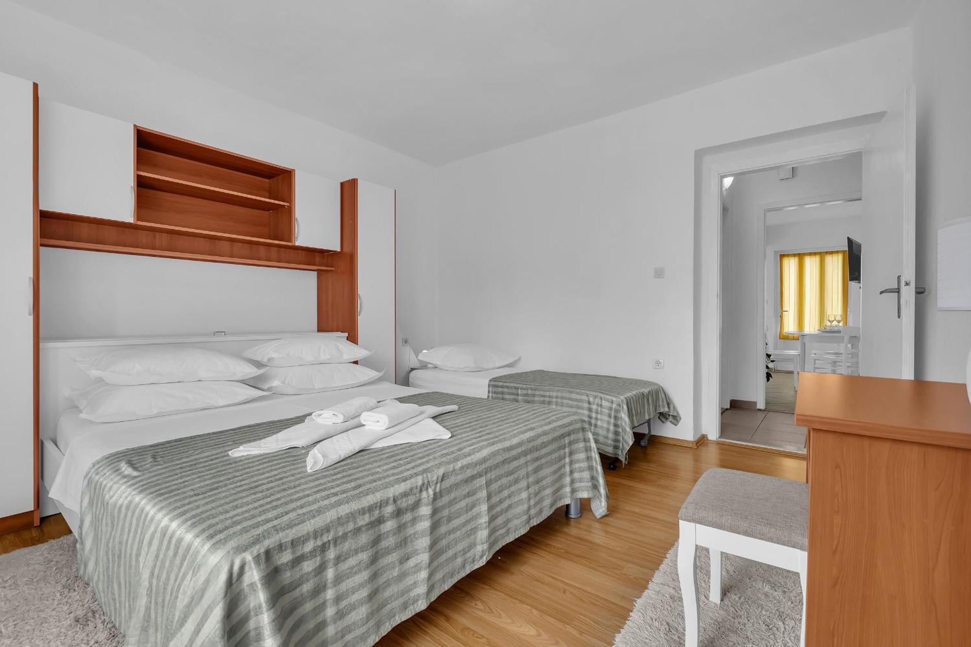 Apartment And Rooms Mila マカルスカ エクステリア 写真